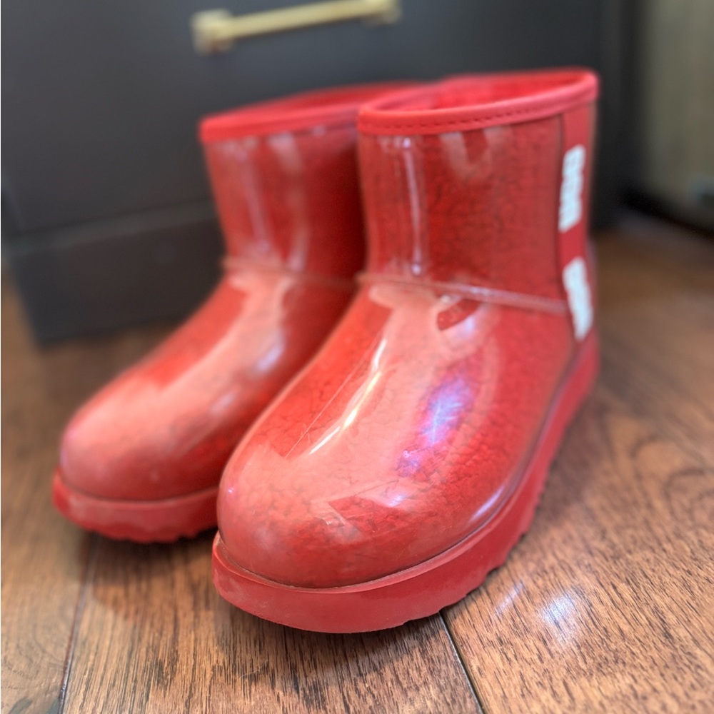 Red Uggs, size 4 girls.